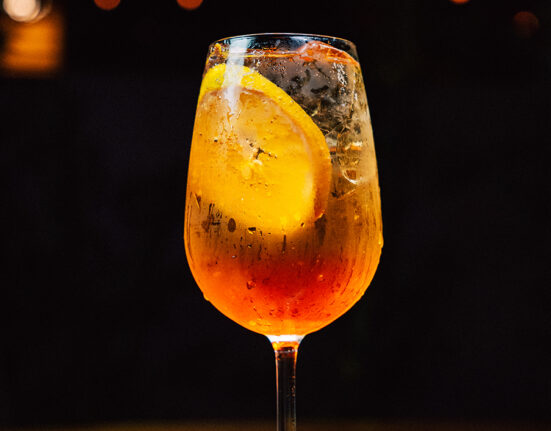 Comemore o Dia Nacional do Coquetel com opções de drinques especiais em Brasília Gastronomia