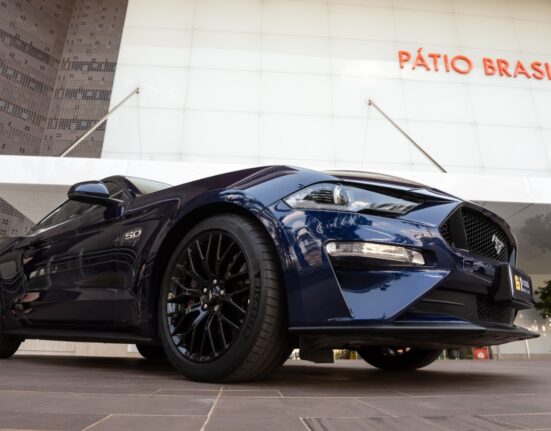 Pátio Brasil Shopping recebe exposição de carros customizados Educação