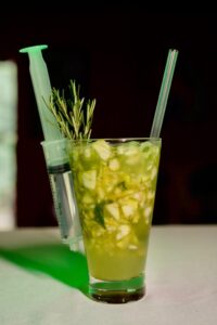 Comemore o Dia Nacional do Coquetel com opções de drinques especiais em Brasília Gastronomia