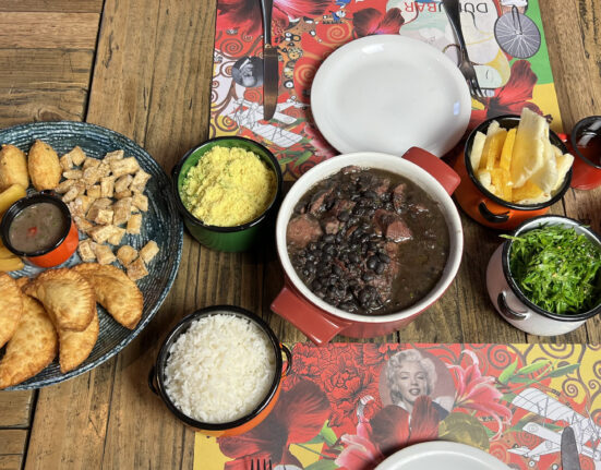 Samba no Dudu: sábado com feijoada e samba no Dudu Bar Concurso