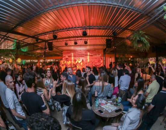 Hidden anuncia programação especial para o Dia dos Namorados com show do Acústico Navaranda Cultura