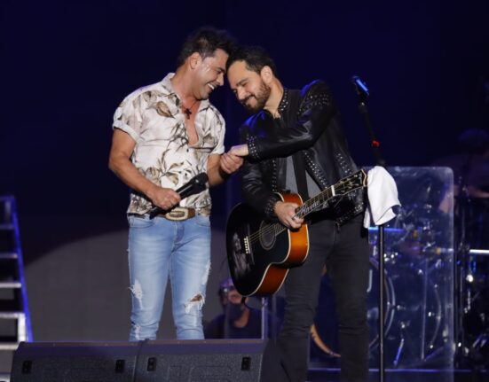 O Show do Século se apresentaram Bruno e Marrone, Leonardo, Chitãozinho e Xororó, Jorge e Mateus e Zezé Di Camargo e Luciano. Eventos