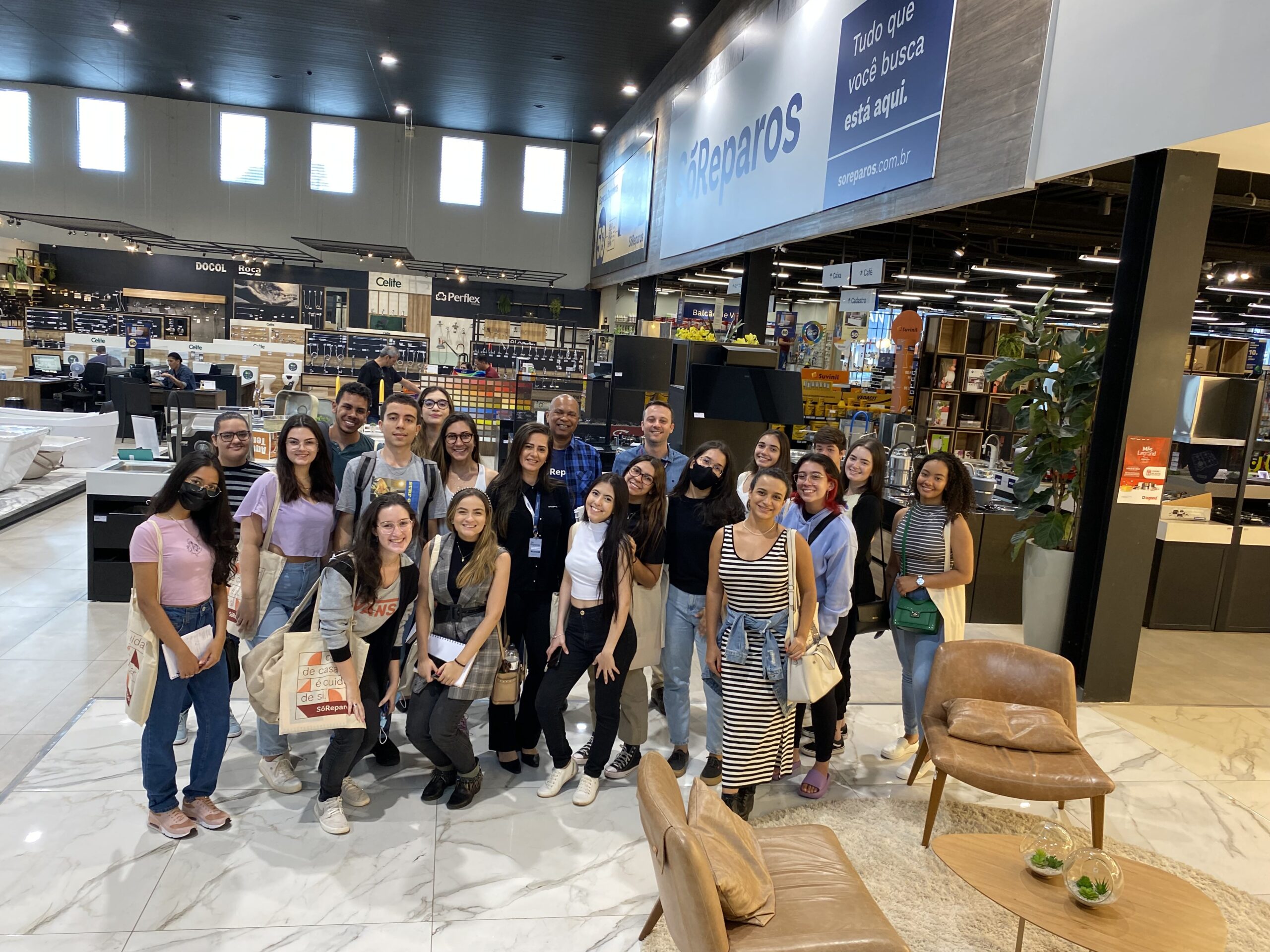 Só Reparos abre as portas e recebe estudantes de arquitetura do Ceub Arquitetura