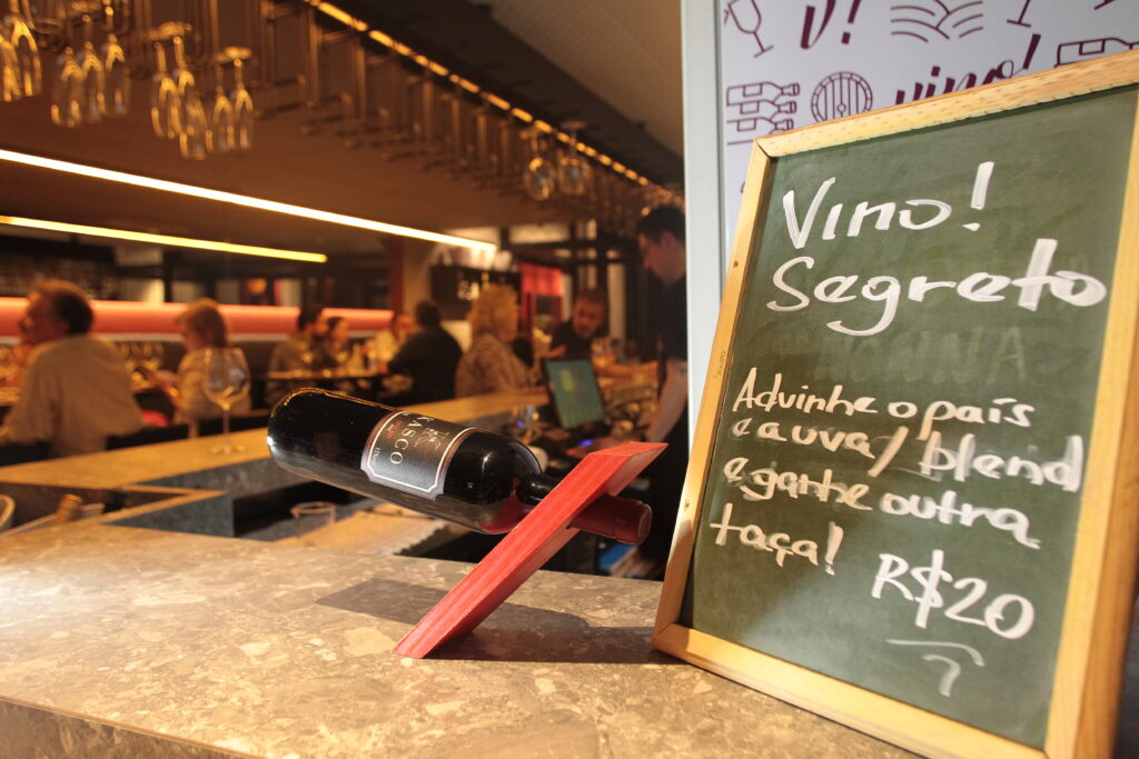 Vino! Wine bar aposta em música ao vivo Gastronomia