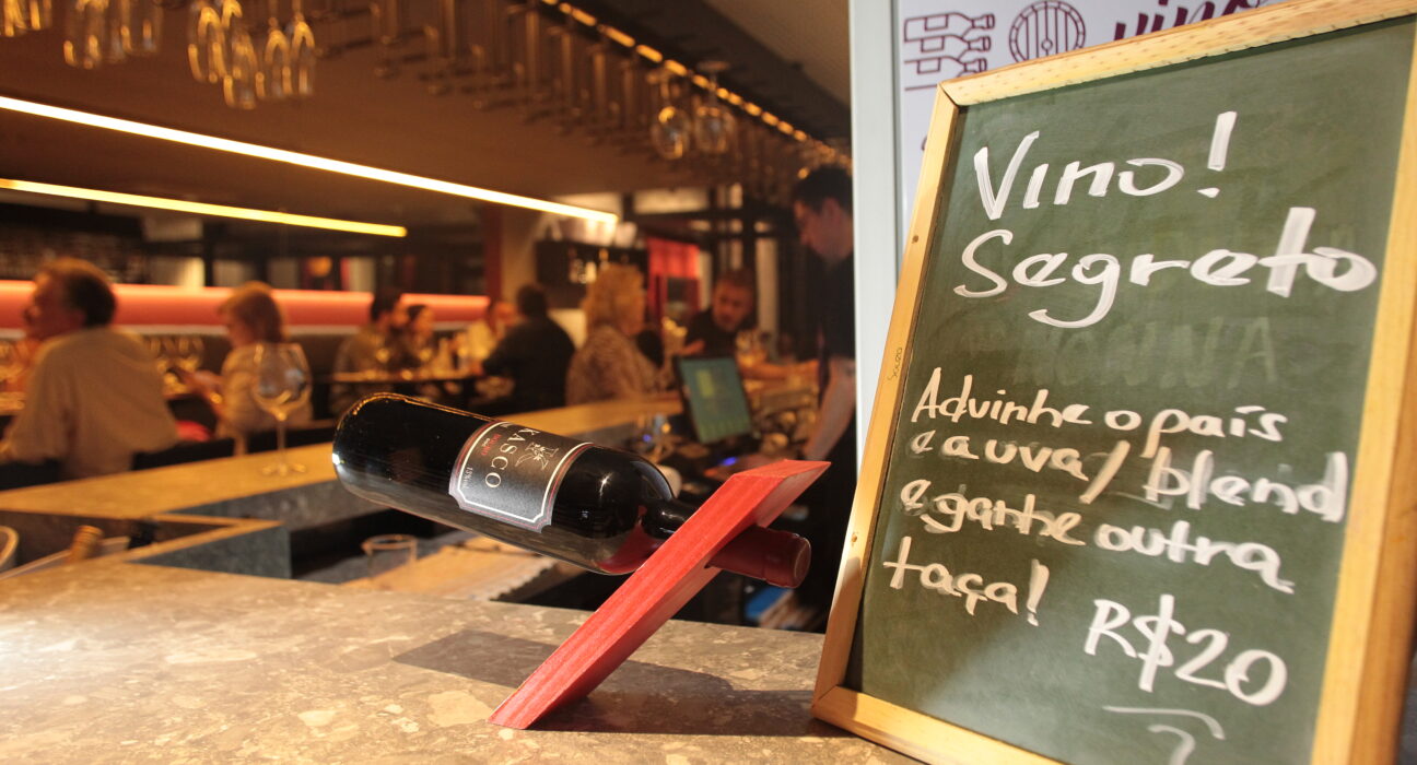 Vino! Wine bar aposta em música ao vivo Vino! Wine bar