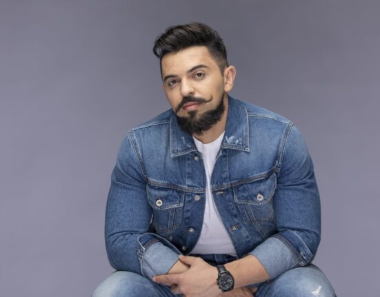 Henrique Casttro, cantor e compositor de hits de grande sucesso, comemora aniversário em Goiânia nesta segunda-feira (13) Colunismo Social