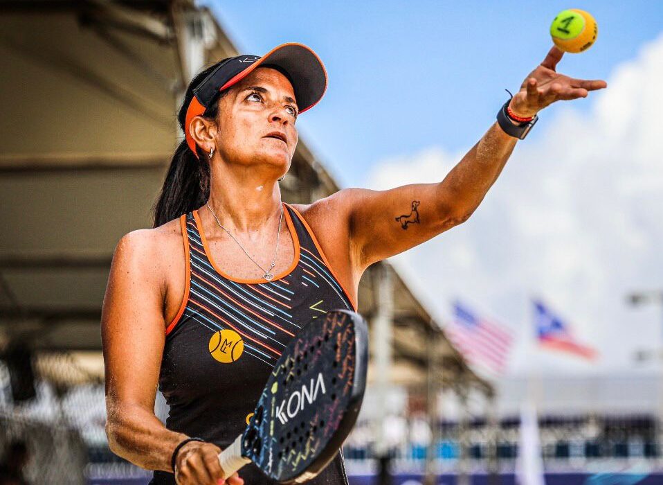 Atletas de Beach Tennis lançam livro no Pátio Brasil Geral