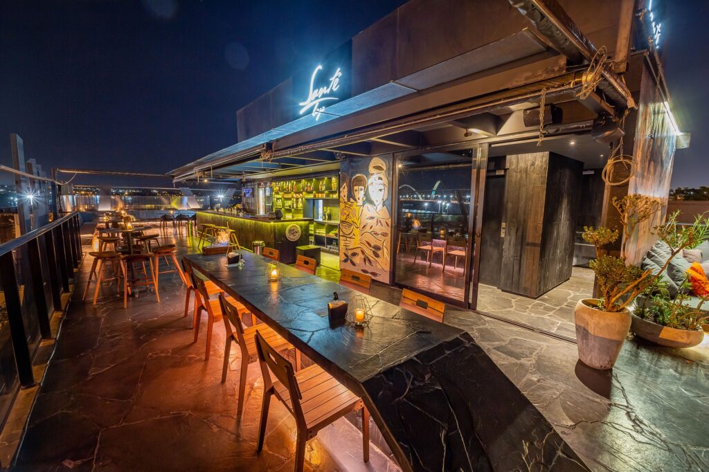 Santé Sol & Som: projeto musical agita o rooftop do Santé Lago Gastronomia