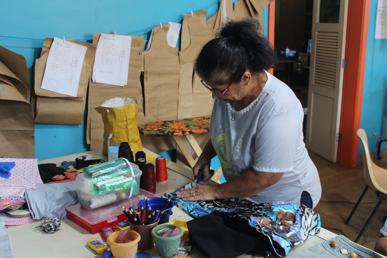 Desfile de moda e exposição encerram o Projeto Valfenda Moda