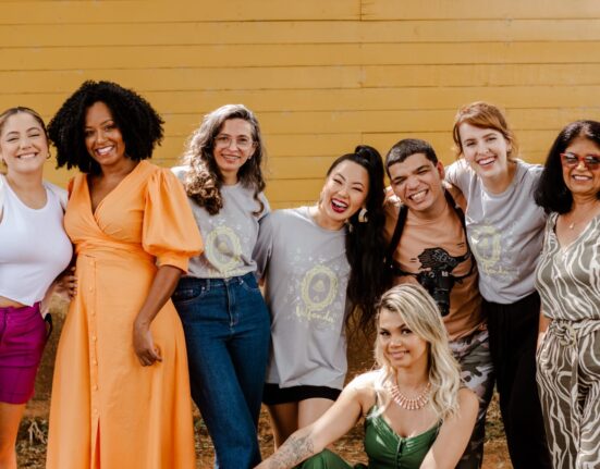 Desfile de moda e exposição encerram o Projeto Valfenda Moda