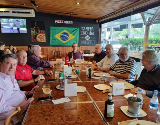 Dia do Amigo Colunismo Social