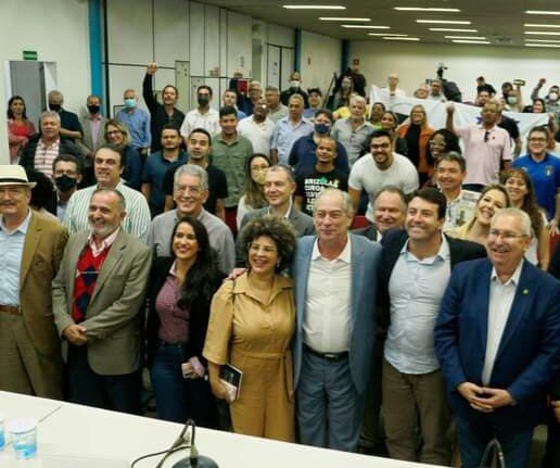 Ciro Gomes se reúne com caminhoneiros Geral