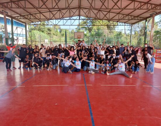 Programa sociocultural para 80 estudantes de São Sebastião conclui 1ª fase e já colhe bons resultados Geral