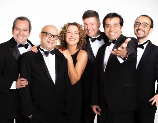 Grupos cênicos de comédia Os Barbixas e Os Melhores Do Mundo se reúnem para espetáculo em Brasília Colunismo Social