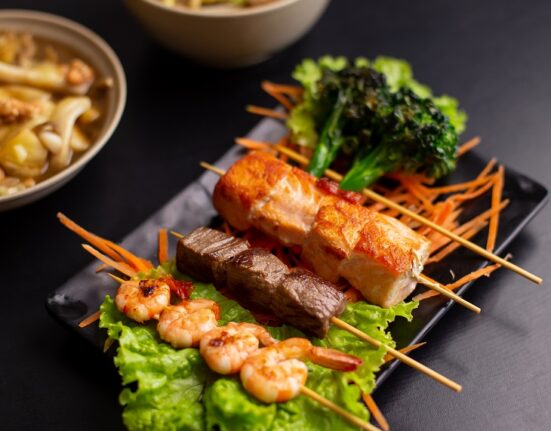 Haná Restaurante Japonês tem sugestões de pratos quentes para o inverno Colunismo Social