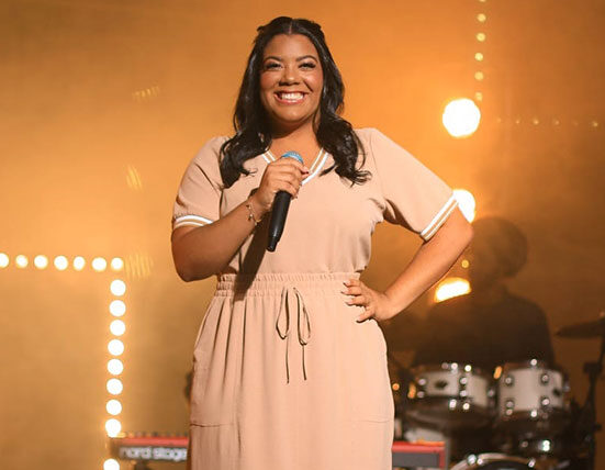 Sued Silva canta o cuidado e o amor de Deus em meio ao caos Música