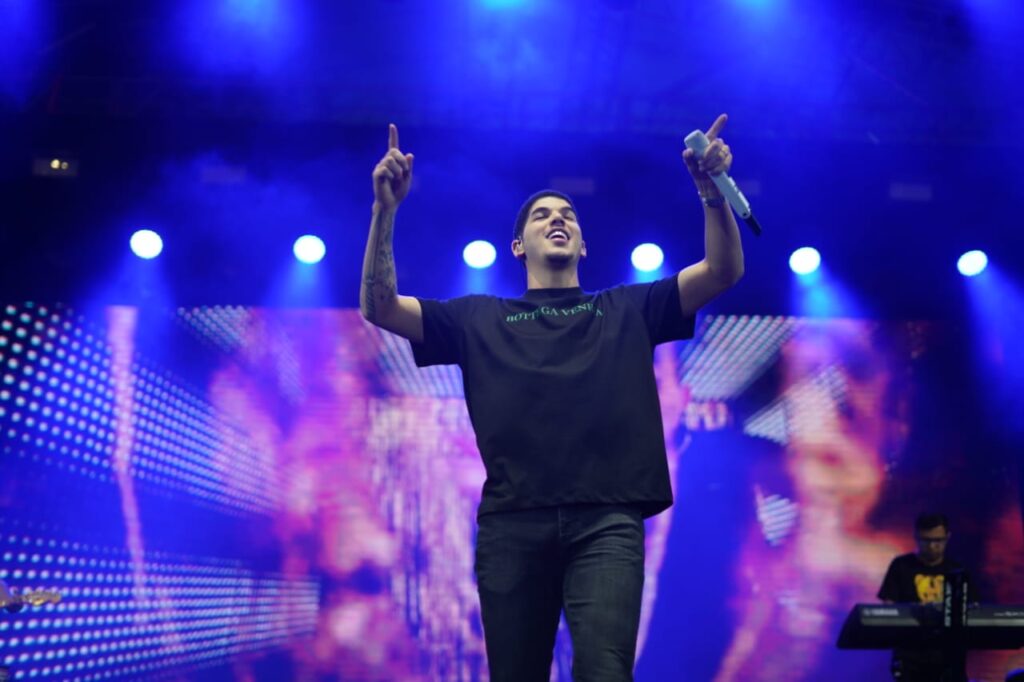 Silverio Pereira e Zé Vaqueiro se jogam no Fortal Eventos