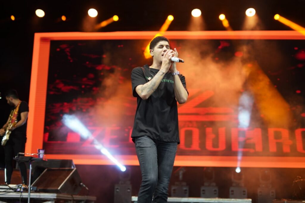 Silverio Pereira e Zé Vaqueiro se jogam no Fortal Eventos