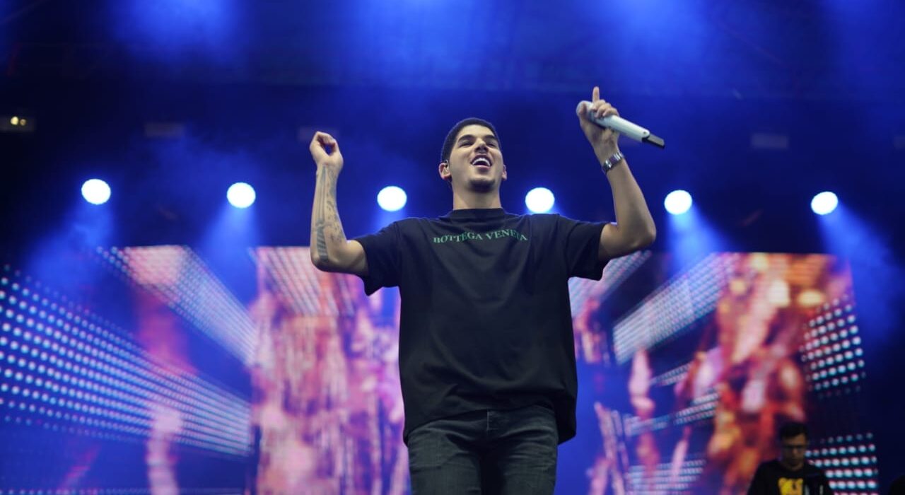 Silverio Pereira e Zé Vaqueiro se jogam no Fortal Eventos