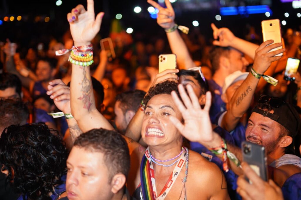 Silverio Pereira e Zé Vaqueiro se jogam no Fortal Eventos