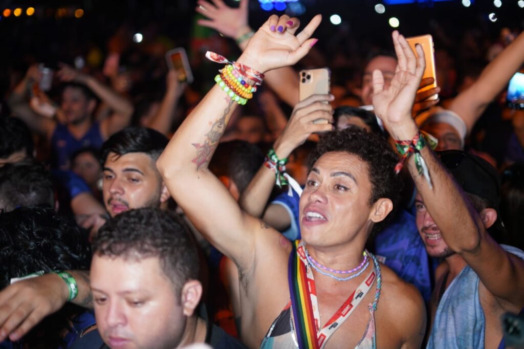 Silverio Pereira e Zé Vaqueiro se jogam no Fortal Eventos