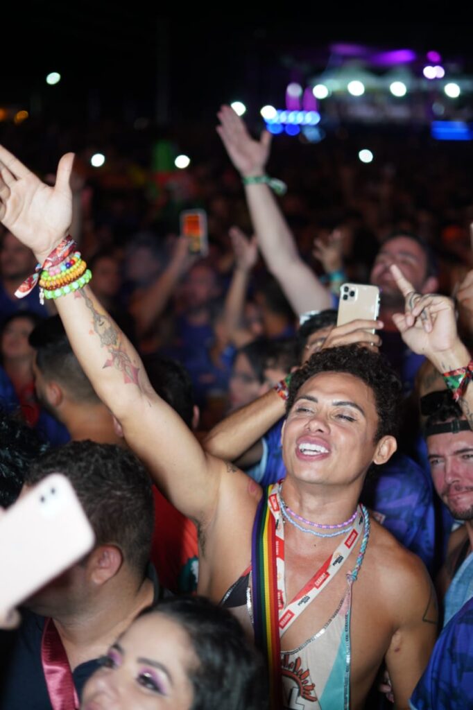 Silverio Pereira e Zé Vaqueiro se jogam no Fortal Eventos