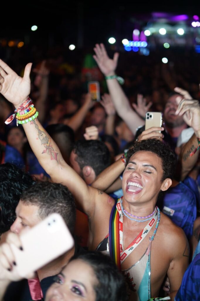 Silverio Pereira e Zé Vaqueiro se jogam no Fortal Eventos