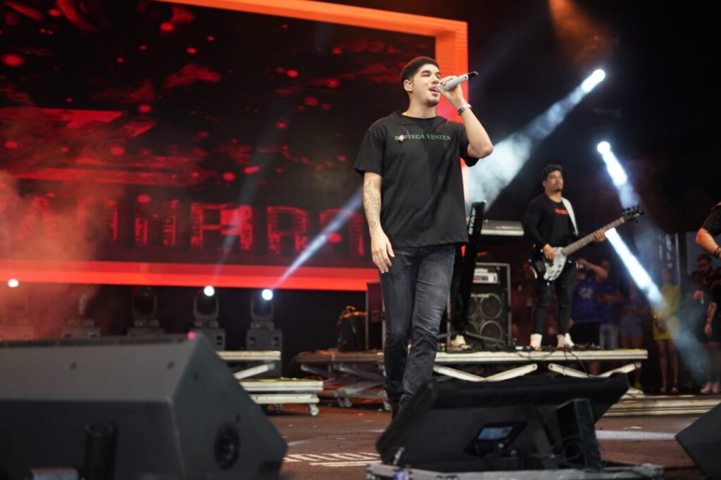 Silverio Pereira e Zé Vaqueiro se jogam no Fortal Eventos