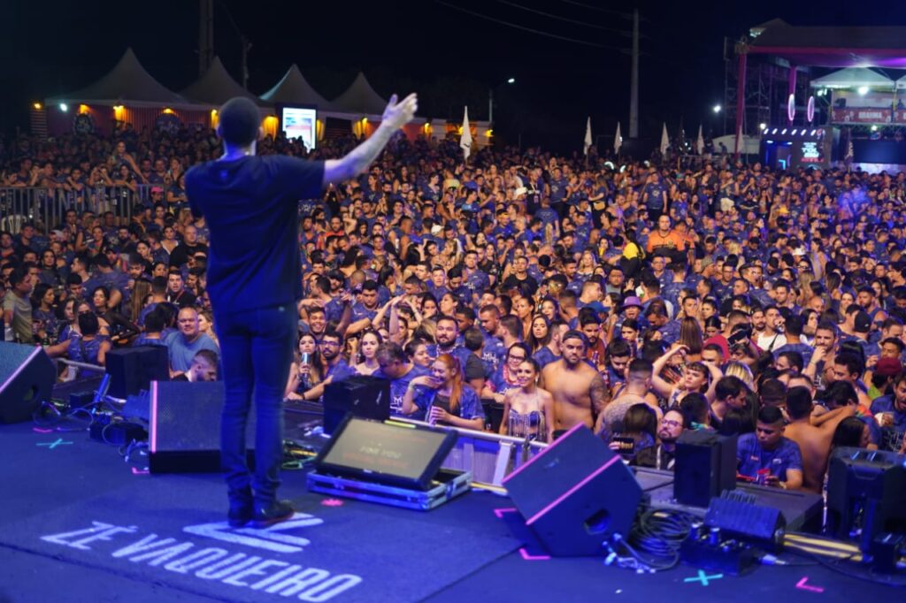 Silverio Pereira e Zé Vaqueiro se jogam no Fortal Eventos
