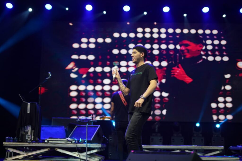 Silverio Pereira e Zé Vaqueiro se jogam no Fortal Eventos