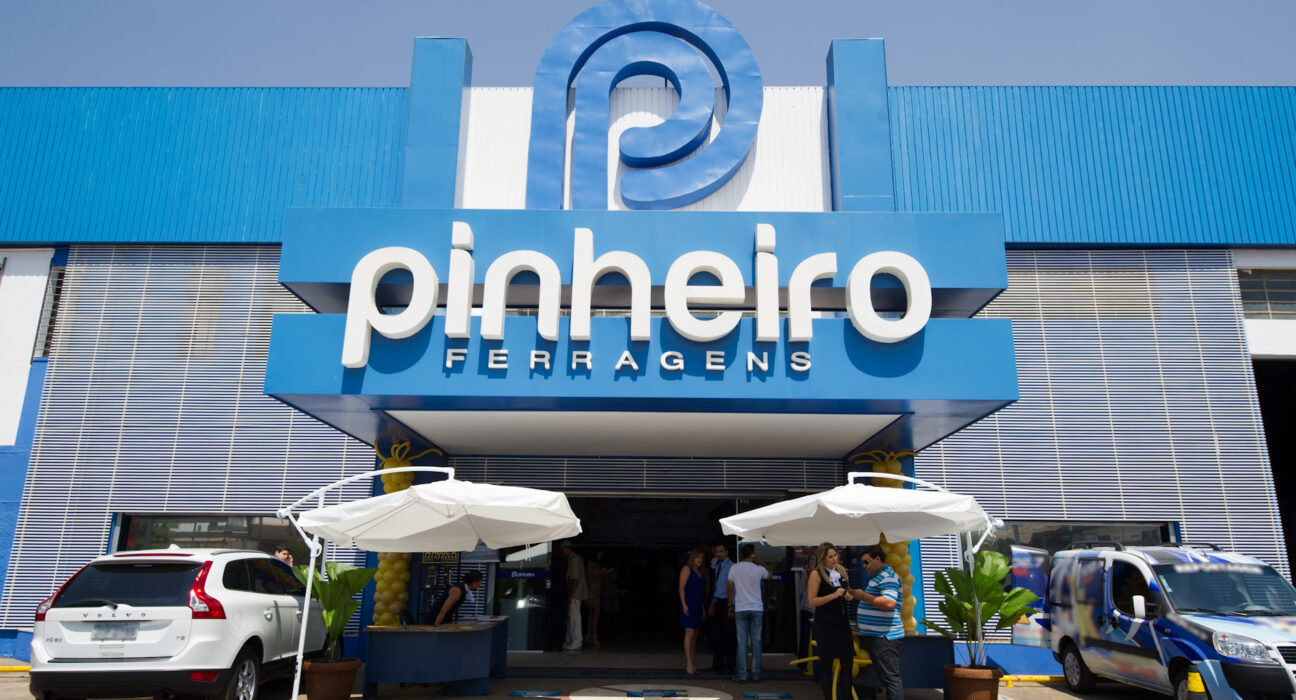 Pinheiro Ferragens ganha site mais moderno e dinâmico Geral