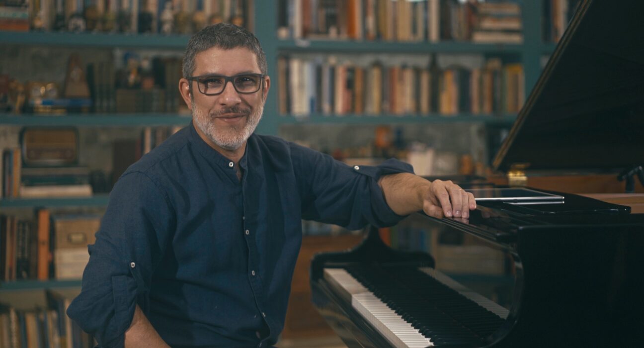 Pianista Farlley Derze lança livro musical na segunda 15- Escola de Música de Brasília Música