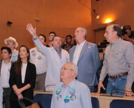 No Hospital do Amor Política