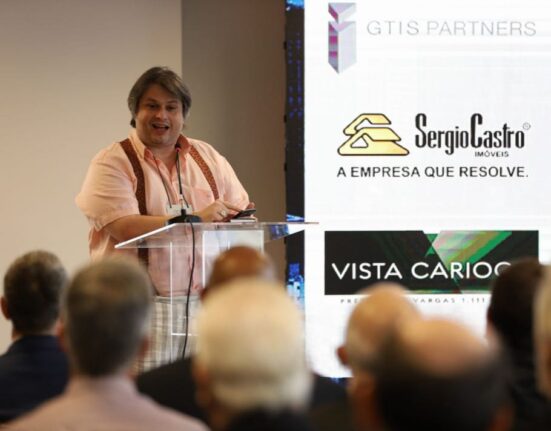 Abertura do encontro Colunismo Social