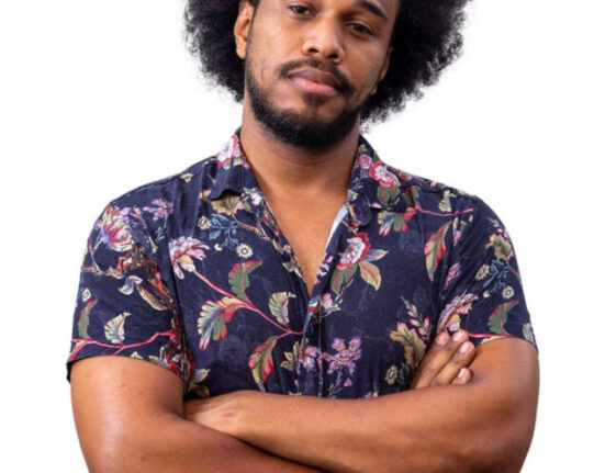 Luiz Titoin é o convidado especial do Sextou com Humor desta semana no Conjunto Nacional Saúde