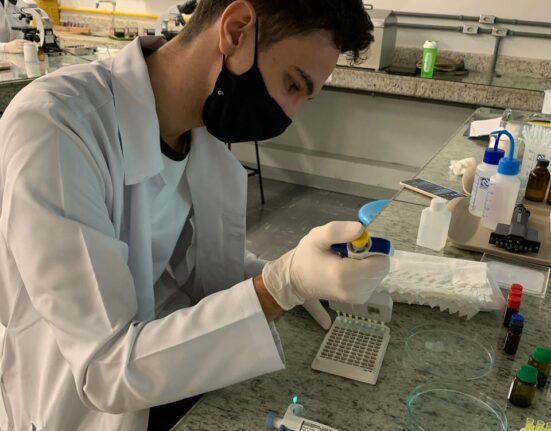 Aluno do CEUB desenvolve diagnóstico biotecnológico para a Hepatite B Rio de janeiro