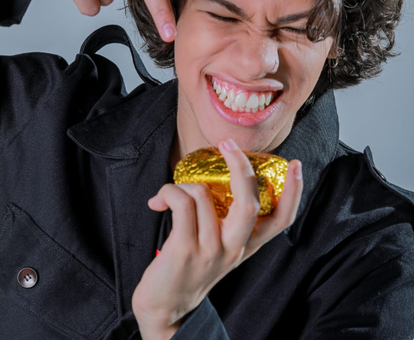 Dhalmas faz show de lançamento do single “Ouro” Música