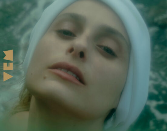 Nay Porttela, moradora de Brasília, lança single, "Vem" Colunismo Social