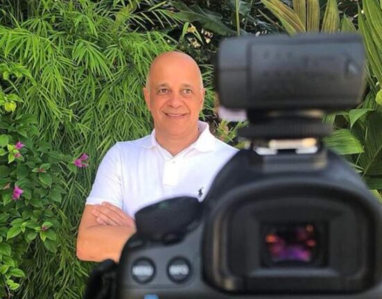 Comemoração em família Artes