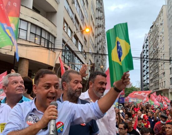 Lupi, Rodrigo Neves e Simone Tebet em ato pró-Lula Geral