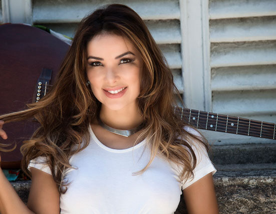 Com produção de Zeca Baleiro, Liah Soares apresenta "Infinito" no Bourbon Street Música