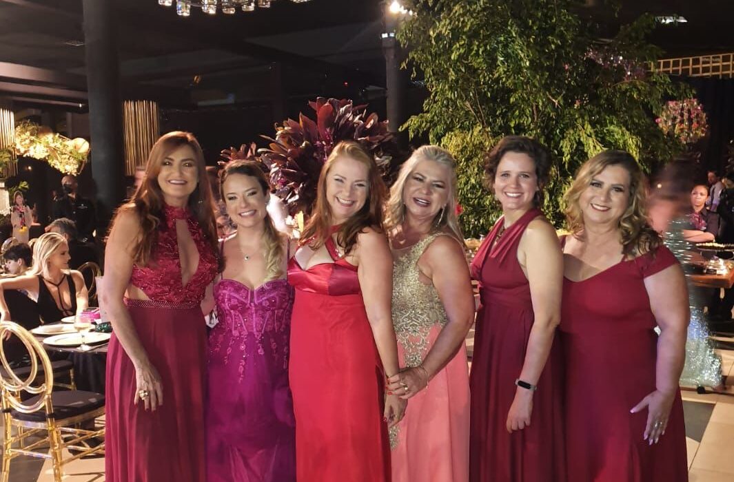 Família em festa com a formatura da filha Amanda Freitas, em medicina Geral