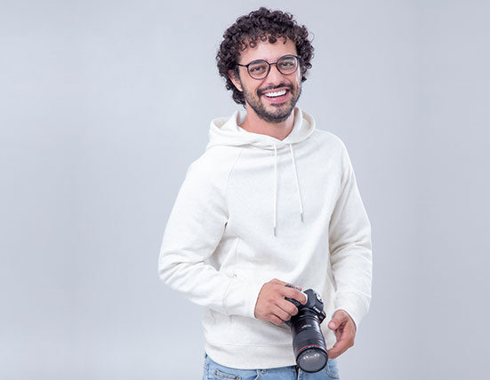 Fotógrafo com trabalhos para Coca-Cola e Spoleto, ganha destaque posicionado marcas Música