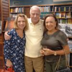 Lançamento de livro reúne mineiros Colunismo Social