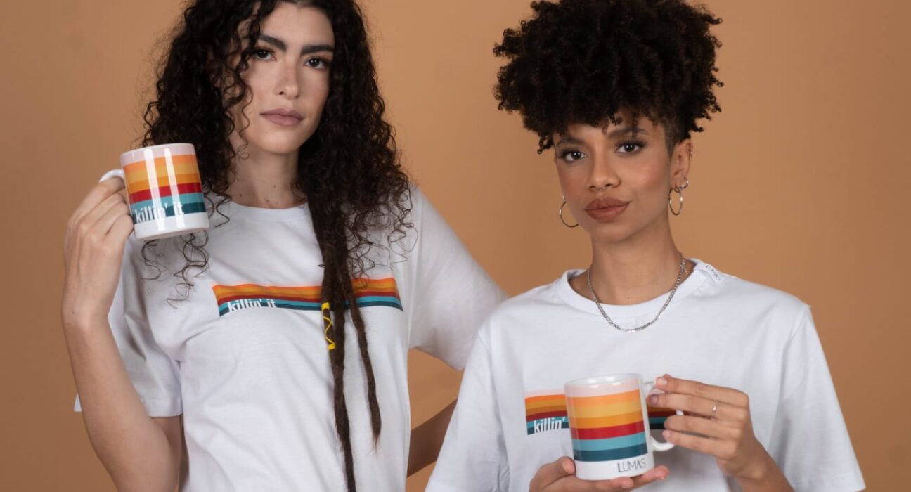 ‘O presente é feminino’: Lumas lança nova cápsula inspirada no feminismo Moda