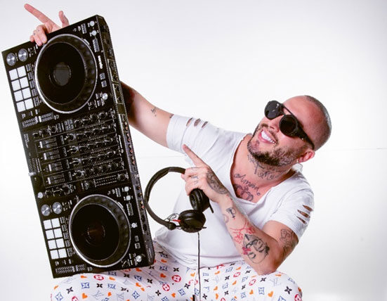 DJ Rodrigo Dantas é mais que batidas, é uma experiência Música