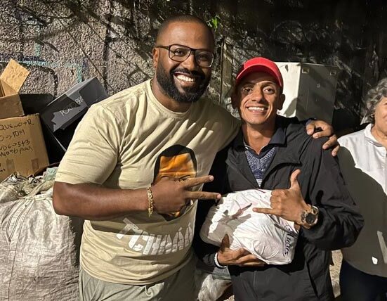 Empresário Léo Roberto em nova ação social Beleza