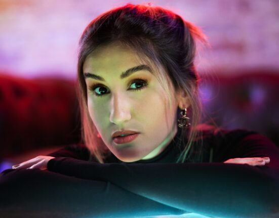 Larissa Amoreli lança ‘Todas Menos Eu’ e marca fase autoral de sua carreira Geral