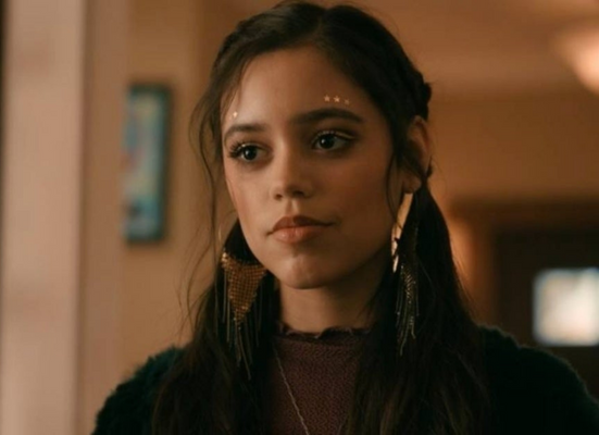 Conheça cinco produções com Jenna Ortega, estrela de Wandinha Notícias