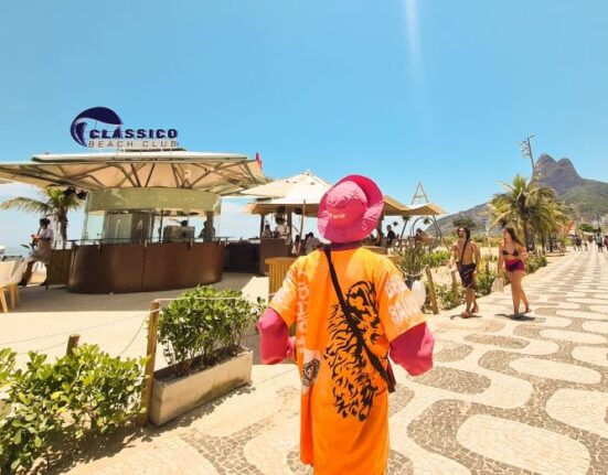 Entre as sete cidades do mundo Colunismo Social